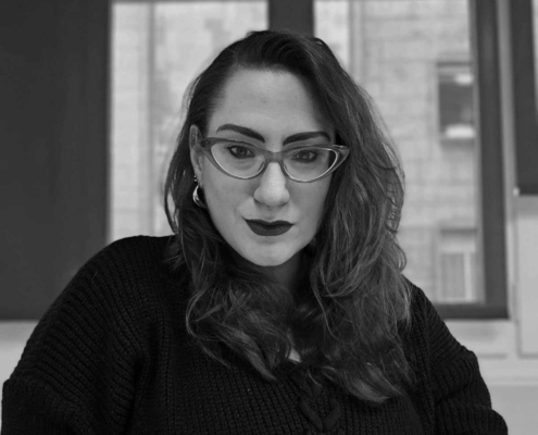 Fotografía en blanco y negro de Loida Silvestre Celada, logopeda en Badalona (Barcelona)